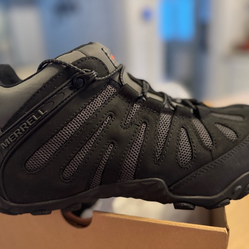 Men's Chameleon 8 Stretch Tactical Work
Shoe